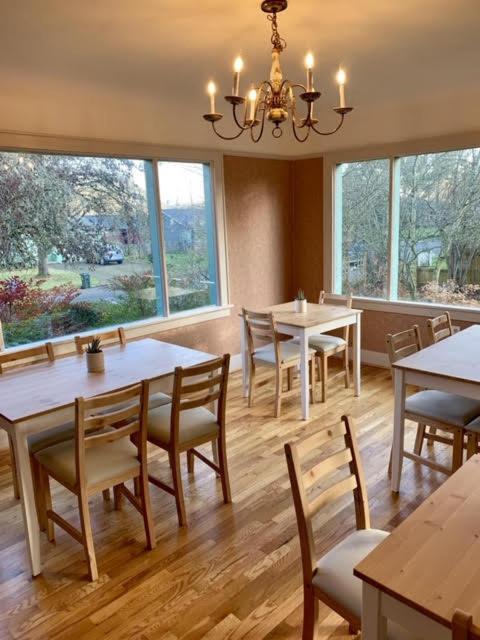 יוג'ין Riverpath Inn מראה חיצוני תמונה