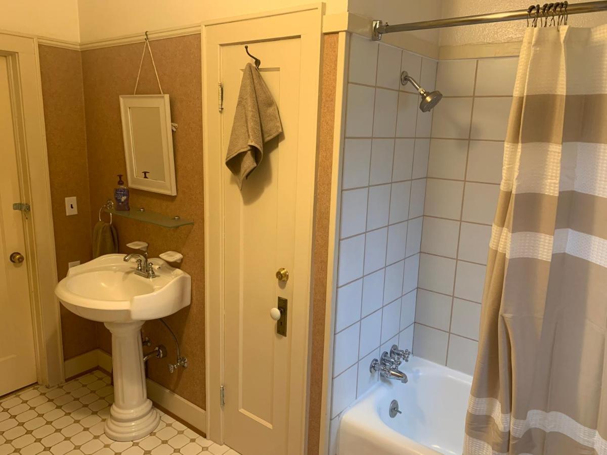 יוג'ין Riverpath Inn מראה חיצוני תמונה